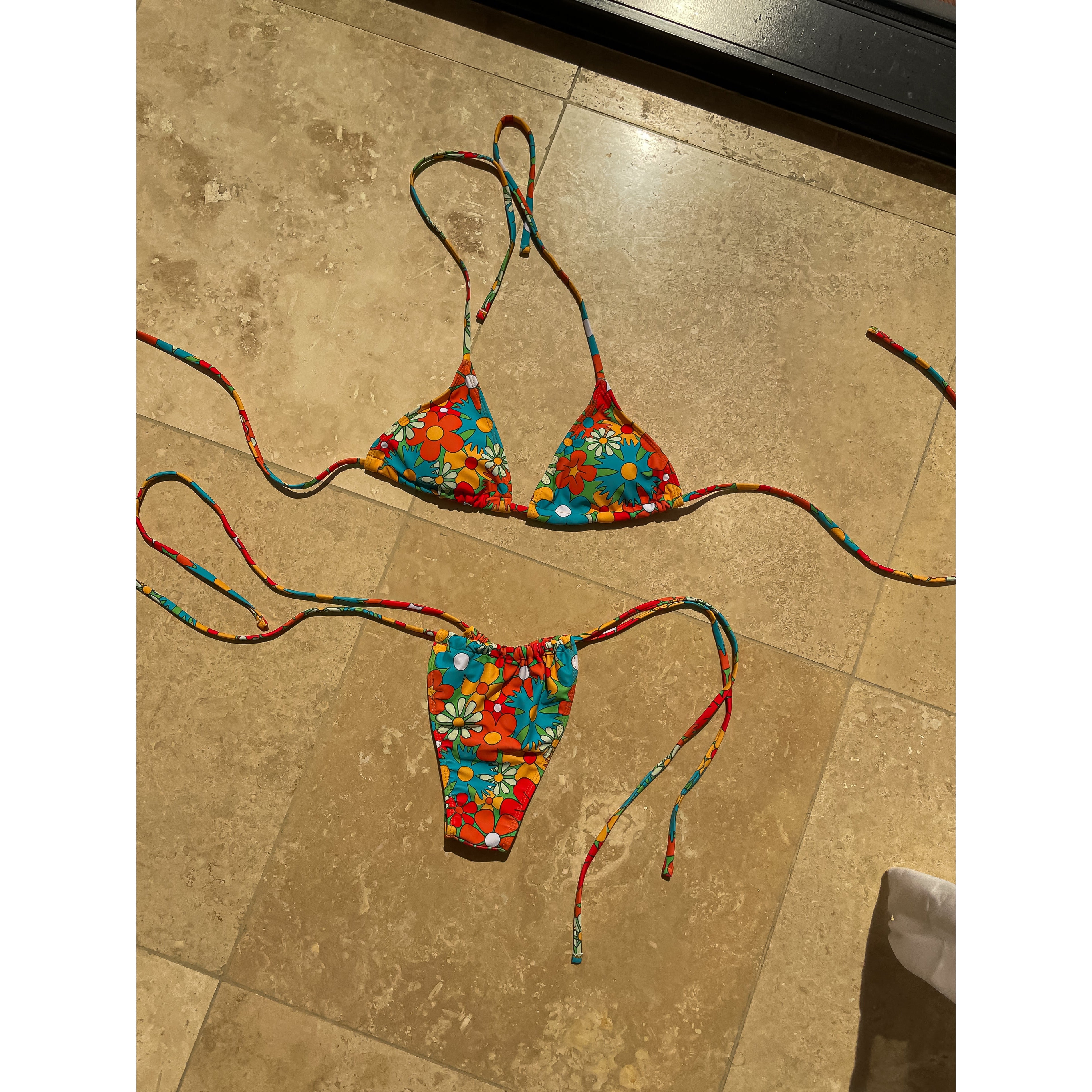 Bikini Groovy Garden print floral Costa Rica - Kiwi Dream